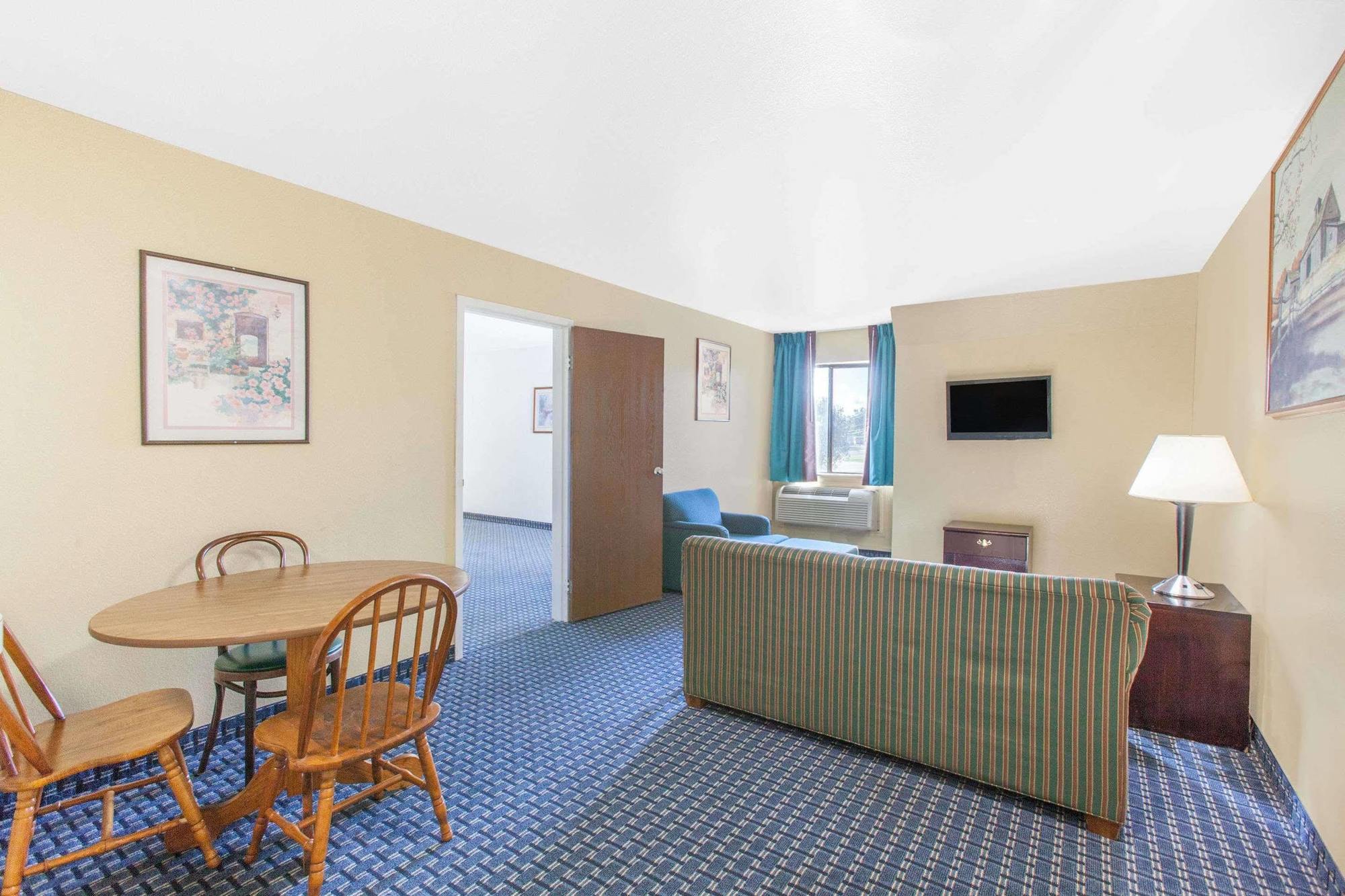 Super 8 By Wyndham Sallisaw Buitenkant foto